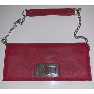 💥FREE LAURA CLUTCH💥